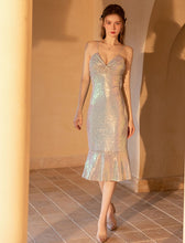 Load image into Gallery viewer, V Neck Sequined Mermaid Dress With Straps