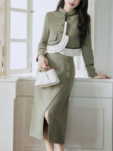 Load image into Gallery viewer, 2PS Green Ruffles Top And Slit Gold Distressed Buttons Skirt 1950s Suit