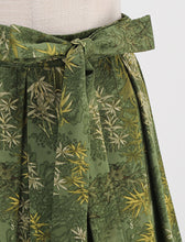 Load image into Gallery viewer, 1950S Green High Waist Pleated Swing Skirt