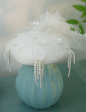 Load image into Gallery viewer, White Handmade Flowers Satin Birdcage Veil Wedding Vintage Hat with Pearls