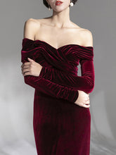 Load image into Gallery viewer, Burgundy Pleated Velvet One-shoulder Retro Fishtail Dress