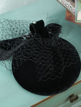 Load image into Gallery viewer, Black Handmade Bow Birdcage Veil Vintage Wool Beret