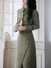 Load image into Gallery viewer, 2PS Green Ruffles Top And Slit Gold Distressed Buttons Skirt 1950s Suit