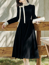 Load image into Gallery viewer, Black Pearl Collar Velvet Vintage Dress With Bow-knot