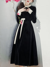 Load image into Gallery viewer, Black Pearl Collar Velvet Vintage Dress With Bow-knot